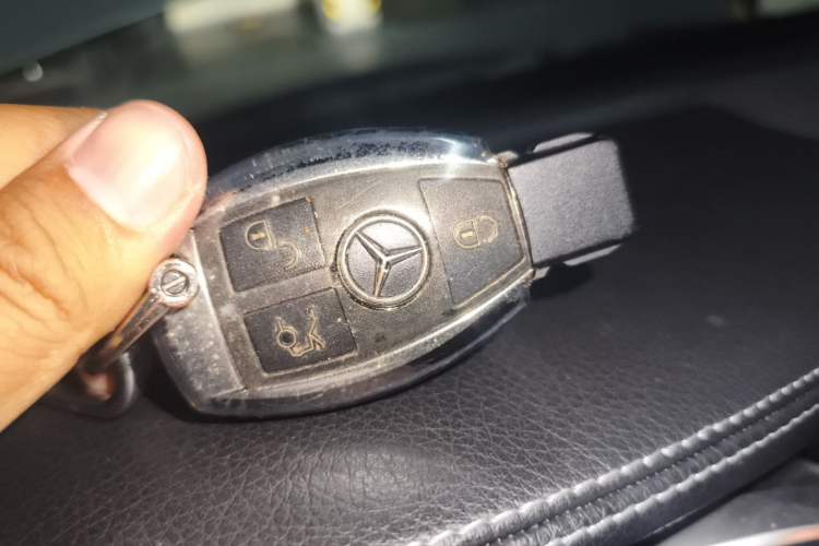 Used Mercedes-Benz C-Class 2015 Facelift C 200 L Interior 1