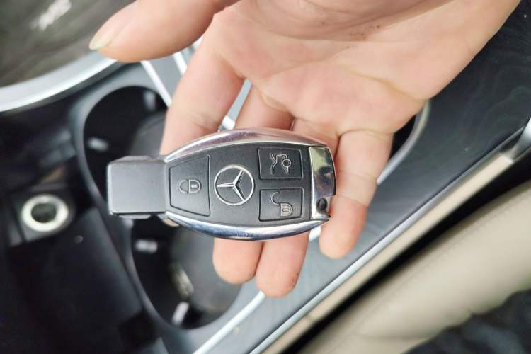 Used Mercedes-Benz C-Class 2015 C 200 station wagon Interior 1