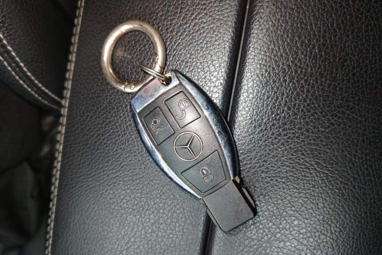 Used Mercedes-Benz C-Class 2015 Facelift C 200 L Interior 1