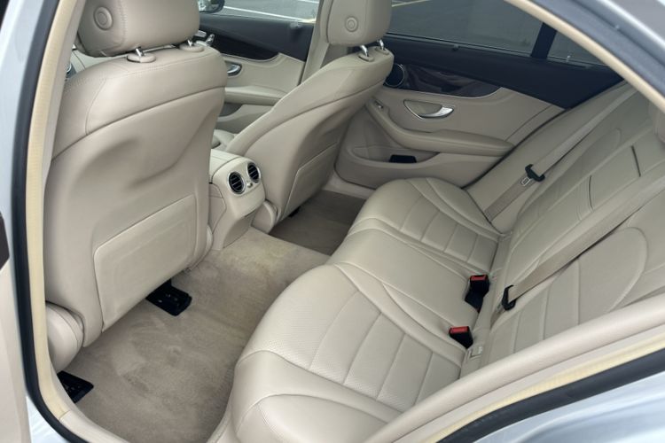 Used Mercedes-Benz C-Class 2015 C 200 L Interior 1