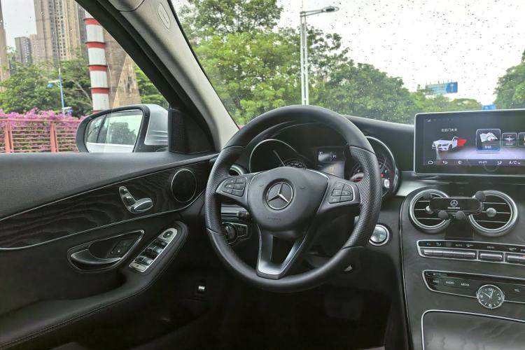 Used Mercedes-Benz C-Class 2015 C 200 station wagon Interior 2