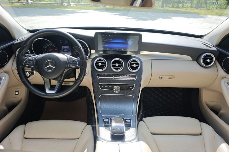 Used Mercedes-Benz C-Class 2015 C 200 station wagon Interior 2