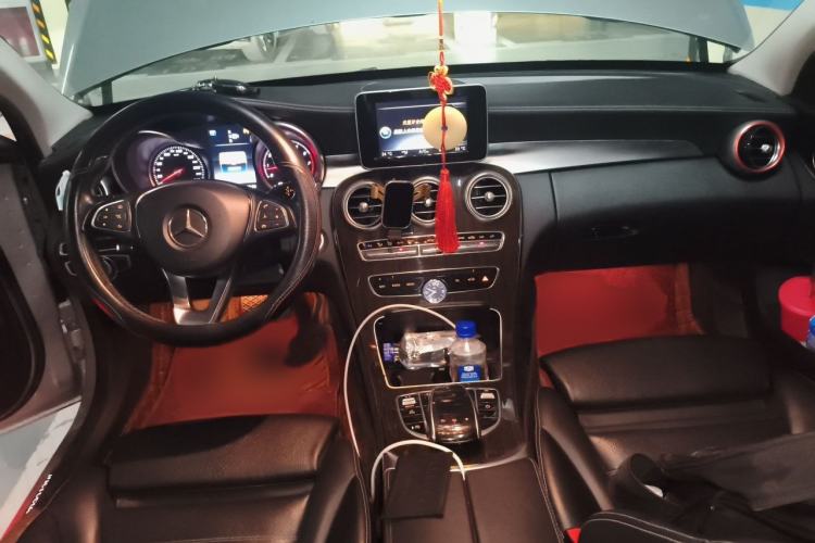 Used Mercedes-Benz C-Class 2015 Facelift C 200 L Interior 2