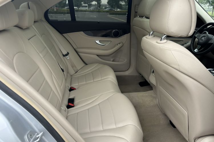 Used Mercedes-Benz C-Class 2015 C 200 L Interior 3