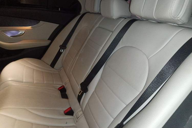 Used Mercedes-Benz C-Class 2015 C 200 L Sport Edition Interior 4