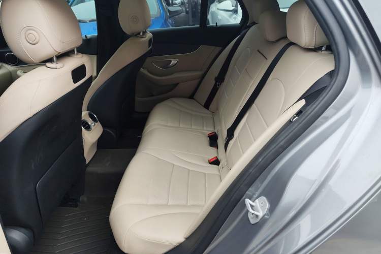 Used Mercedes-Benz C-Class 2015 C 200 station wagon Interior 4