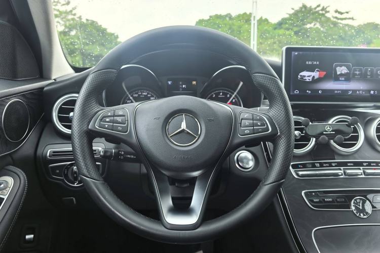 Used Mercedes-Benz C-Class 2015 C 200 station wagon Interior 5