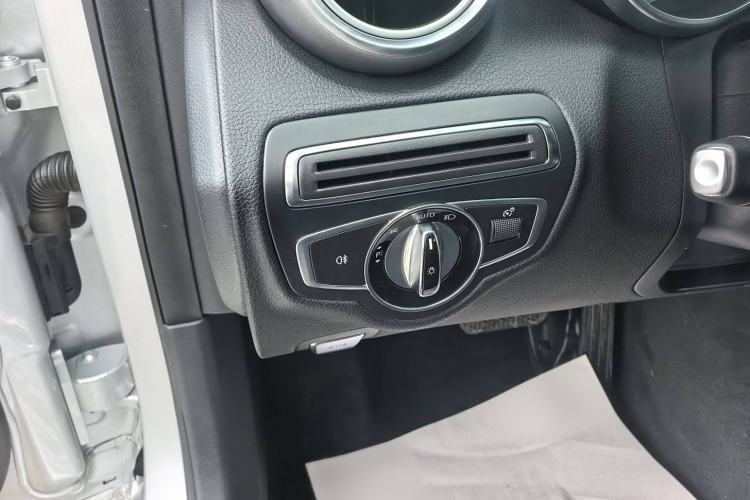 Used Mercedes-Benz C-Class 2015 C 200 station wagon Interior 7
