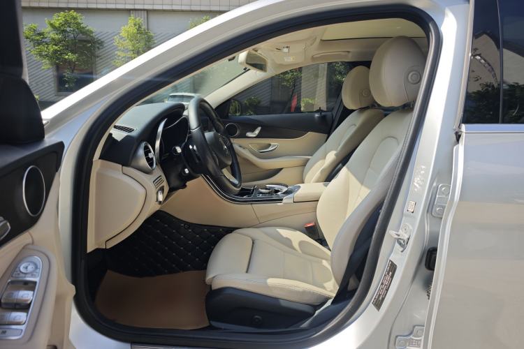 Used Mercedes-Benz C-Class 2015 C 200 station wagon Left Front Seat