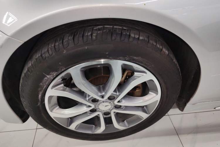 Used Mercedes-Benz C-Class 2015 C 200 L Sport Edition Left Front Wheel Hub