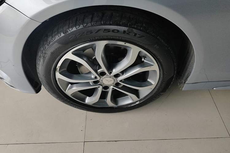 Used Mercedes-Benz C-Class 2015 Revised C 200 L Sport Edition Left Front Wheel Hub