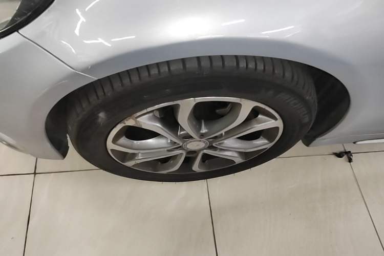 Used Mercedes-Benz C-Class 2015 Revised C 200 L Sport Edition Left Front Wheel Hub