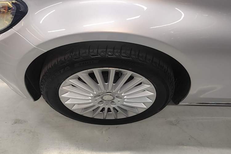 Used Mercedes-Benz C-Class 2015 C 200 L Left Front Wheel Hub
