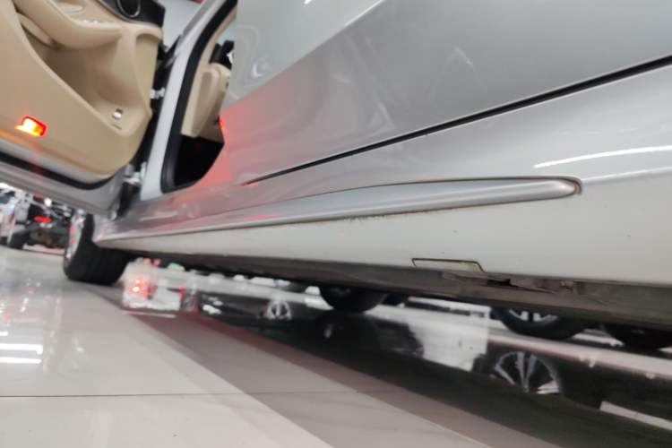 Used Mercedes-Benz C-Class 2015 C 200 L Sport Edition Left Side Sill