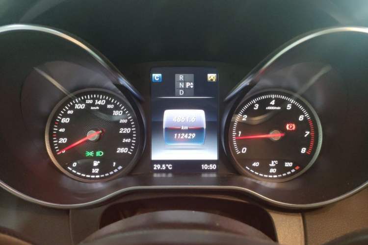 Used Mercedes-Benz C-Class 2015 C 200 station wagon Odometer Close Up