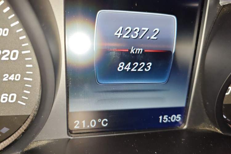 Used Mercedes-Benz C-Class 2015 C 200 L 4MATIC Sport Edition Odometer Close Up