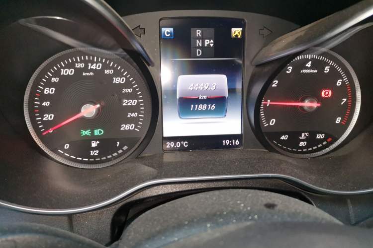 Used Mercedes-Benz C-Class 2015 Revised C 200 L Sport Edition Odometer Close Up