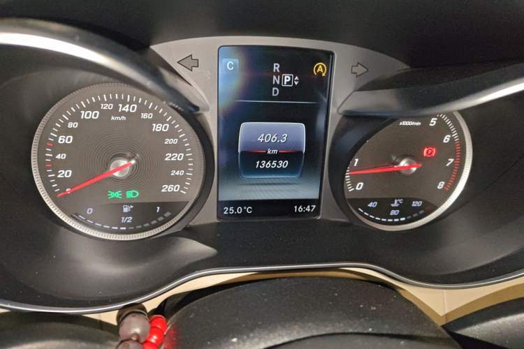 Used Mercedes-Benz C-Class 2015 Restyled C 180 L Sport Edition Odometer Close Up