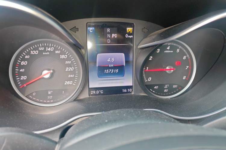 Used Mercedes-Benz C-Class 2015 Revised C 200 L Sport Edition Odometer Close Up