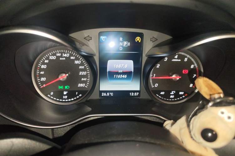 Used Mercedes-Benz C-Class 2015 C 200 L 4MATIC Sport Edition Odometer Close Up