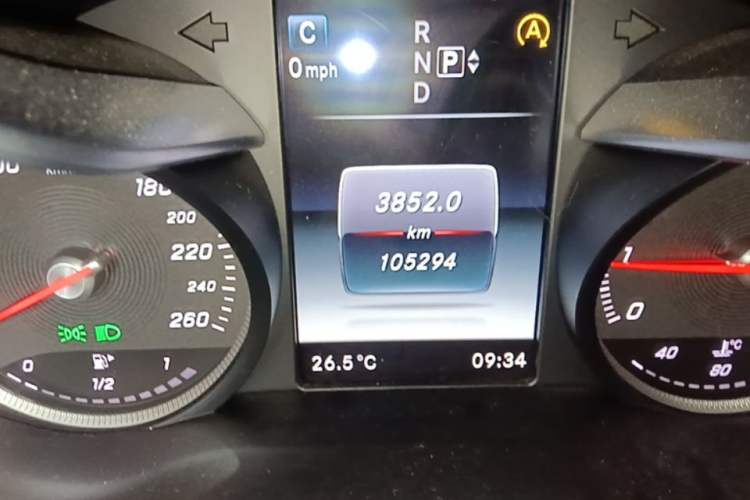 Used Mercedes-Benz C-Class 2015 C 260 L Sport Edition Odometer Close Up