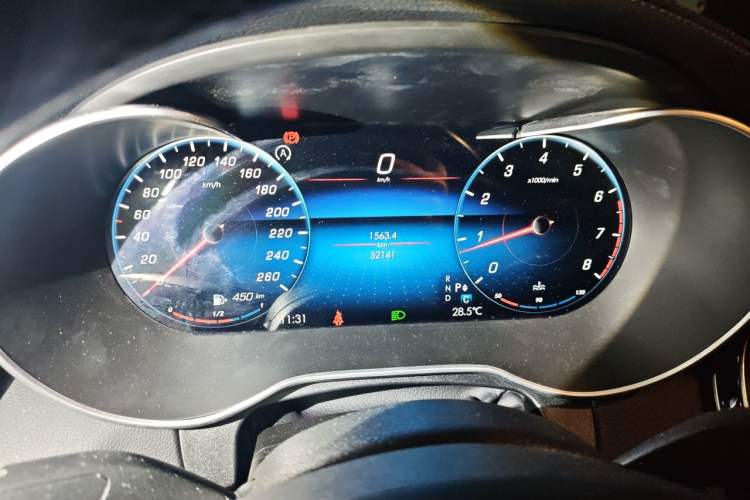 Used Mercedes-Benz C-Class 2015 C 200 L 4MATIC Sport Edition Odometer Close Up