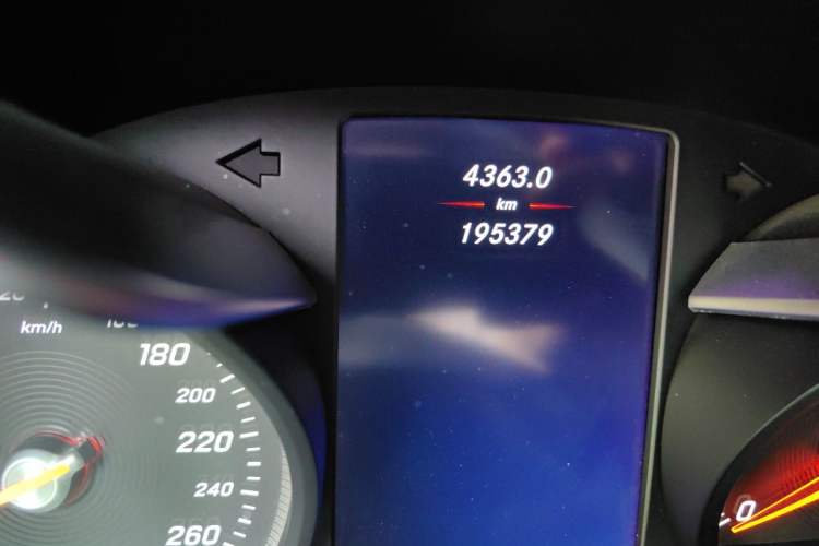 Used Mercedes-Benz C-Class 2015 C 200 Sport Edition Odometer Close Up