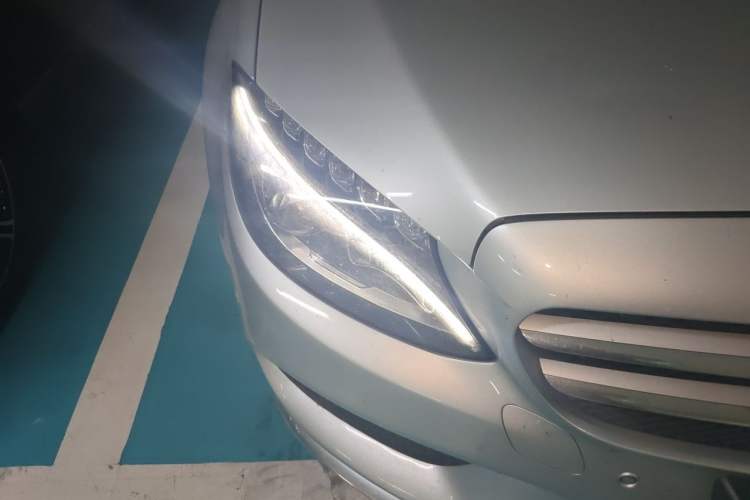 Used Mercedes-Benz C-Class 2015 C 200 L Sport Edition Right Front Headlight