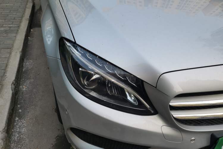 Used Mercedes-Benz C-Class 2015 Revised C 200 L Sport Edition Right Front Headlight