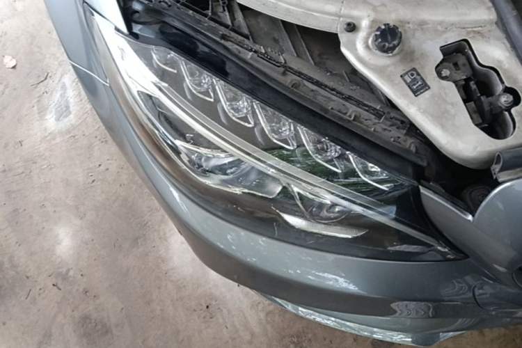 Used Mercedes-Benz C-Class 2015 C 260 L Sport Edition Right Front Headlight