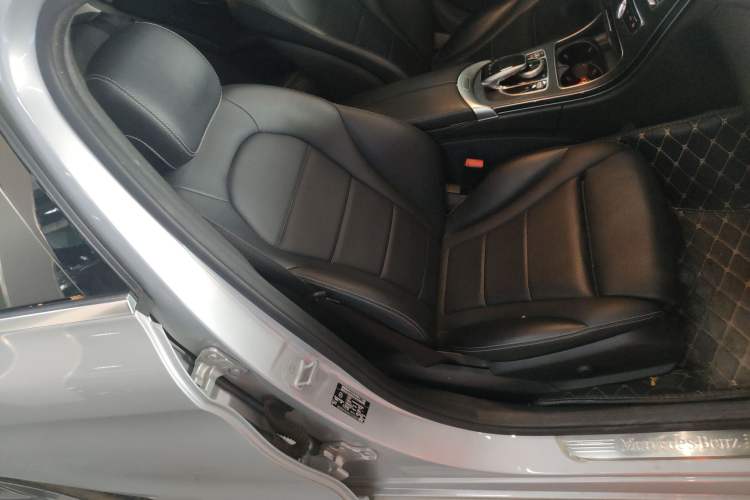 Used Mercedes-Benz C-Class 2015 C 200 station wagon Right Front Seat