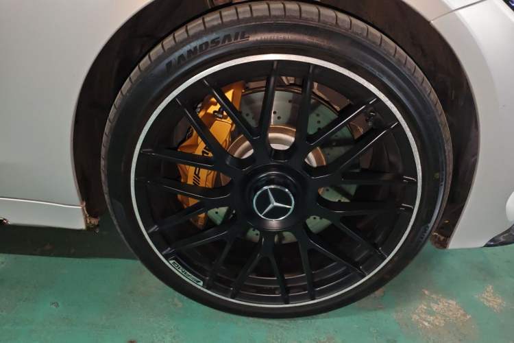 Used Mercedes-Benz C-Class 2015 C 200 L 4MATIC Sport Edition Right Front Wheel Hub