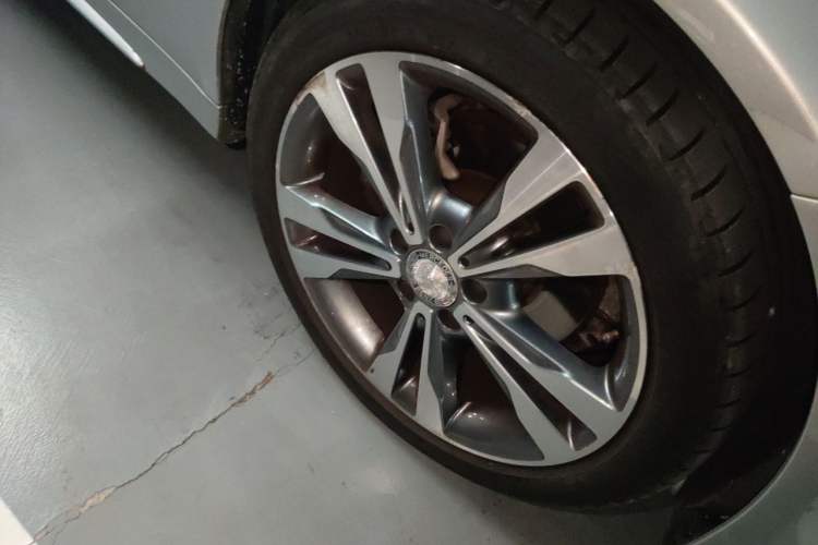 Used Mercedes-Benz C-Class 2015 C 200 L 4MATIC Sport Edition Right Front Wheel Hub