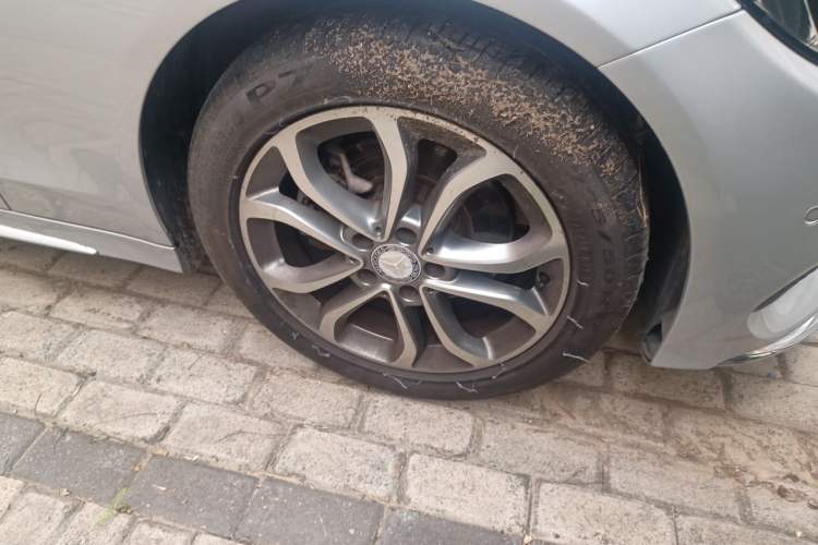 Used Mercedes-Benz C-Class 2015 C 200 L Sport Edition Right Front Wheel Hub