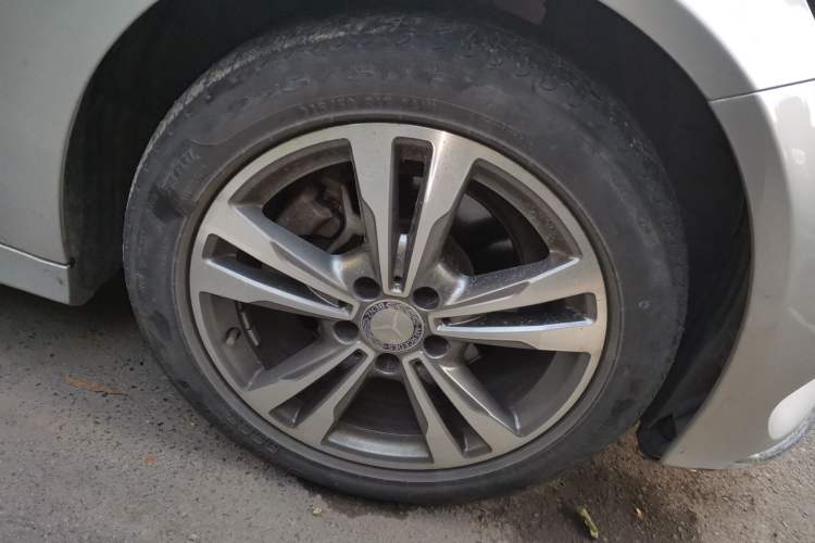 Used Mercedes-Benz C-Class 2015 Revised C 200 L Sport Edition Right Front Wheel Hub