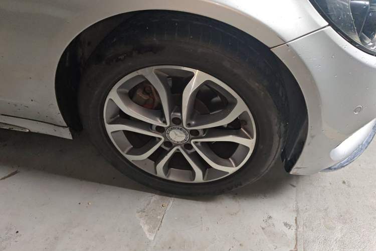 Used Mercedes-Benz C-Class 2015 Restyled C 180 L Sport Edition Right Front Wheel Hub