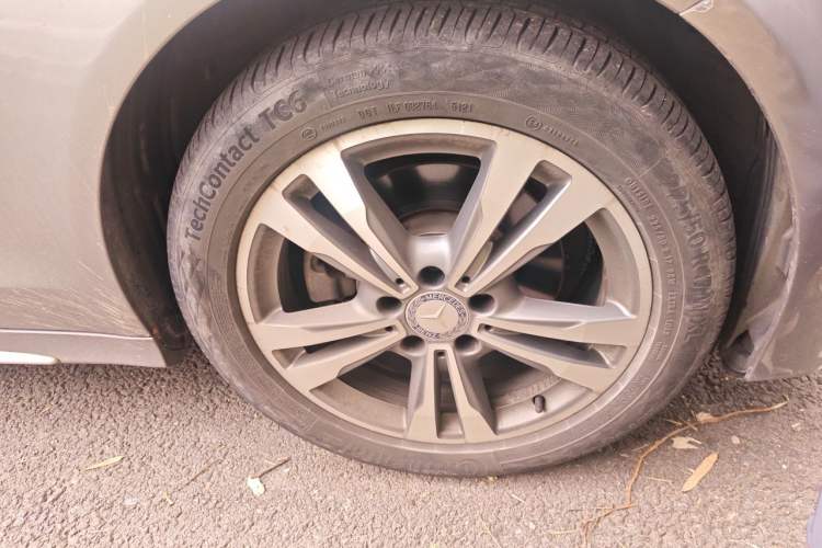 Used Mercedes-Benz C-Class 2015 Revised C 200 L Sport Edition Right Front Wheel Hub
