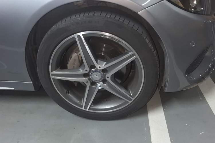 Used Mercedes-Benz C-Class 2015 C 200 station wagon Right Front Wheel Hub