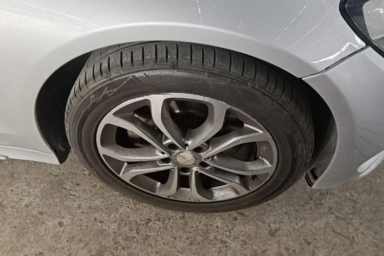 Used Mercedes-Benz C-Class 2015 C 180 L Sport Edition Right Front Wheel Hub