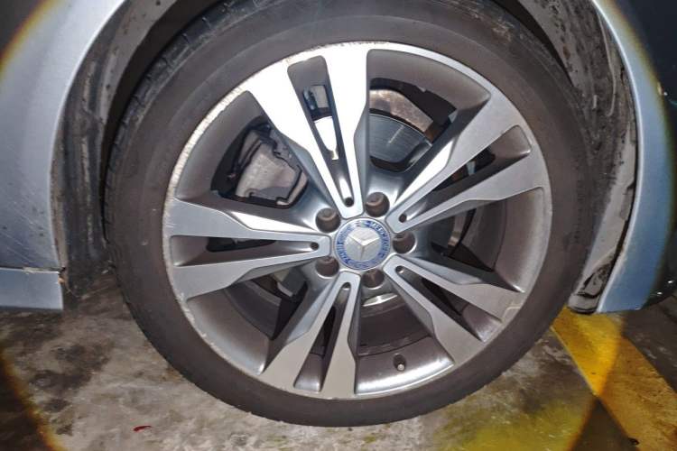 Used Mercedes-Benz C-Class 2015 C 200 L 4MATIC Sport Edition Right Front Wheel Hub