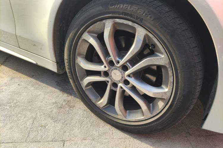 Used Mercedes-Benz C-Class 2015 C 200 L Sport Edition Right Front Wheel Hub