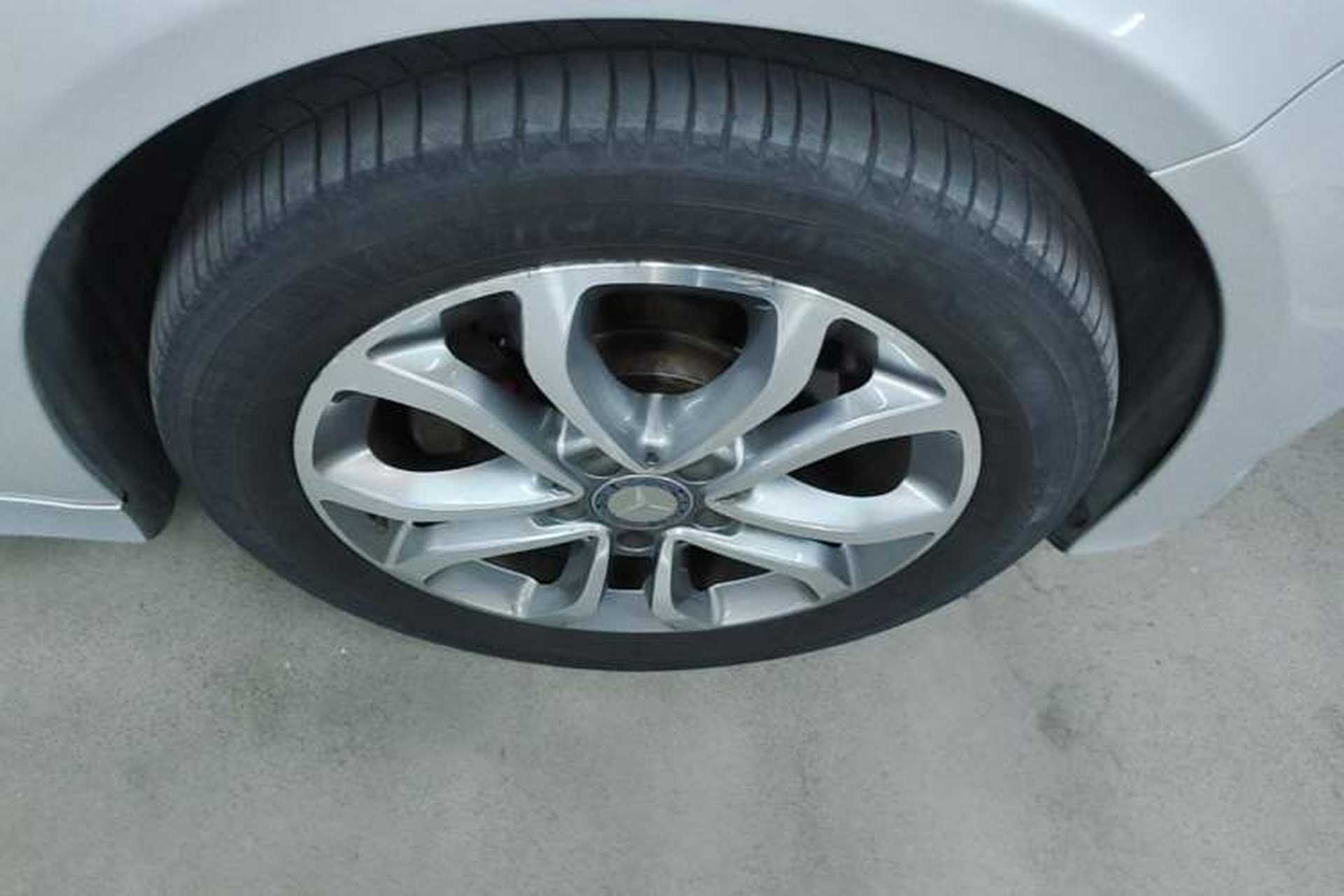 Used Mercedes-Benz C-Class 2015 Revised C 200 L Sport Edition Right Front Wheel Hub