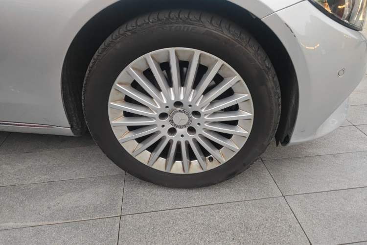 Used Mercedes-Benz C-Class 2015 Facelift C 180 L Right Front Wheel Hub