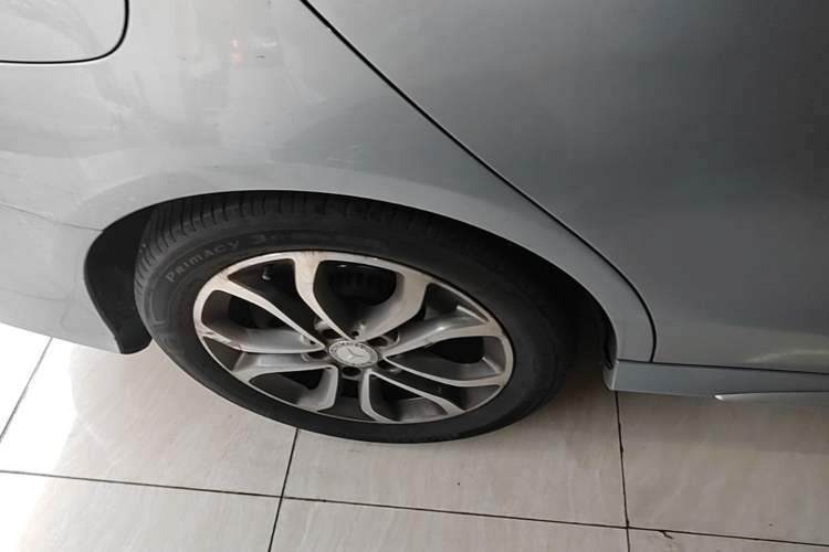 Used Mercedes-Benz C-Class 2015 Revised C 200 L Sport Edition Right Rear Wheel Hub