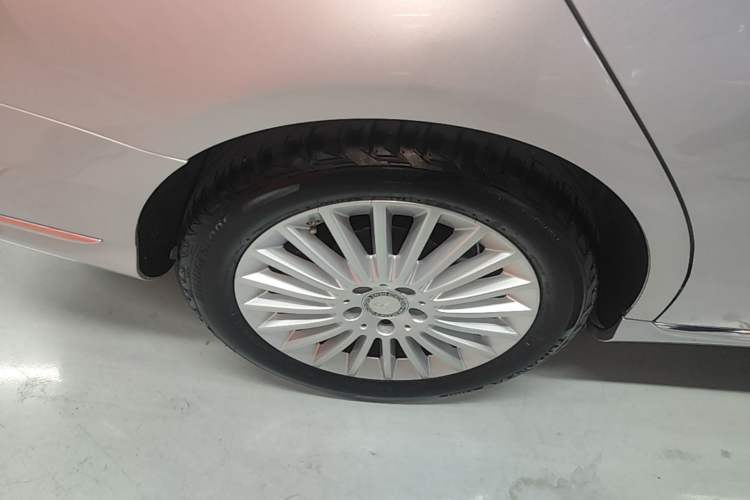 Used Mercedes-Benz C-Class 2015 C 200 L Right Rear Wheel Hub