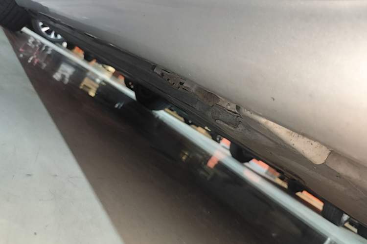 Used Mercedes-Benz C-Class 2015 C 200 L Right Side Sill