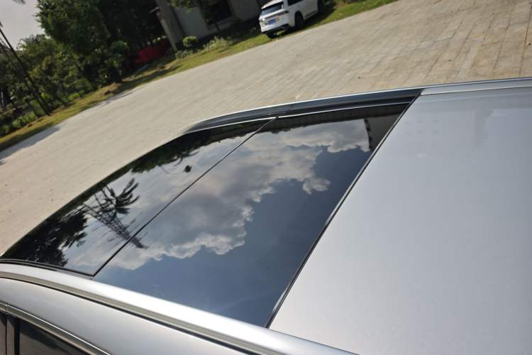 Used Mercedes-Benz C-Class 2015 C 200 station wagon Roof