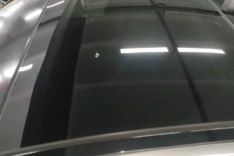 Used Mercedes-Benz C-Class 2015 C 200 L Roof