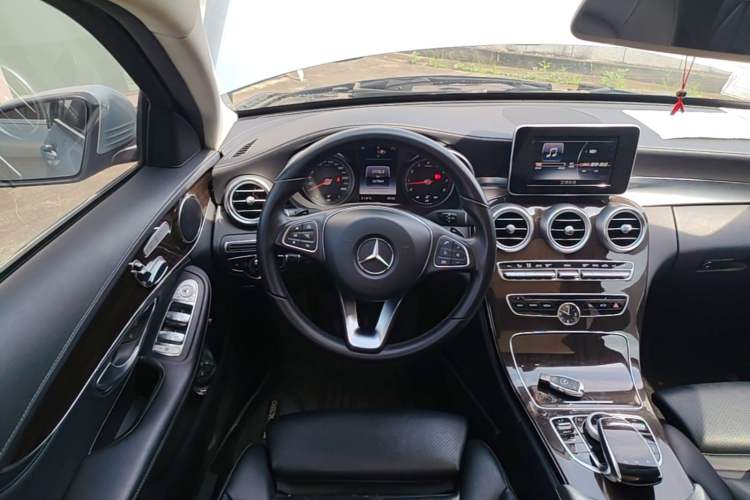 Used Mercedes-Benz C-Class 2015 C 200 L Steering Wheel
