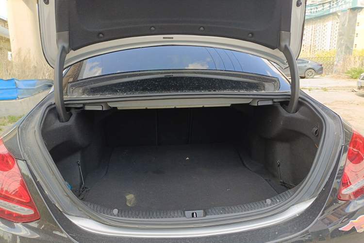 Used Mercedes-Benz C-Class 2015 C 180 L Sport Edition Trunk